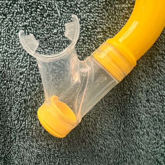 AQUA LUNG SWIM MASK AND SNORKEL- NWT YELLOW/ CLEAR/ BLACK-CHILD- CUB COMBO - Picture 10 of 14